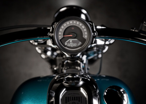 HARLEY-DAVIDSON FXBR BREAKOUT 4