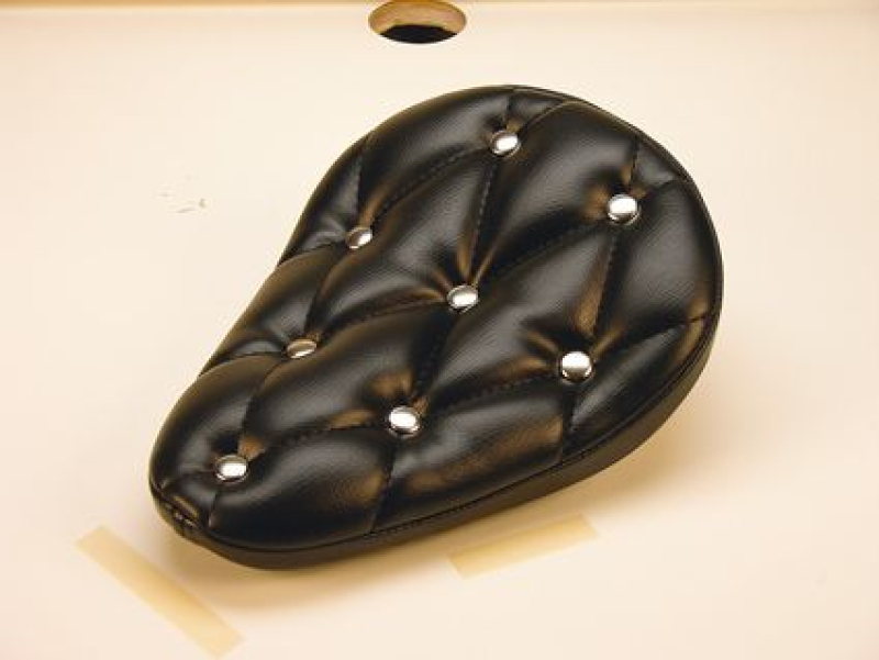 PIMPIN S SEAT BLK W/CHR BUTNS 632124