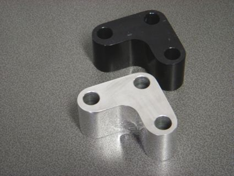 SPACER BRACKET FOOTREST LH FXST -99 BLK 681227