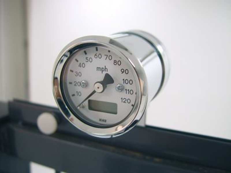 48MM BASIC SPEEDO MPH WHT FACE CHR HSG YELLOW BACKLIGHT 686371