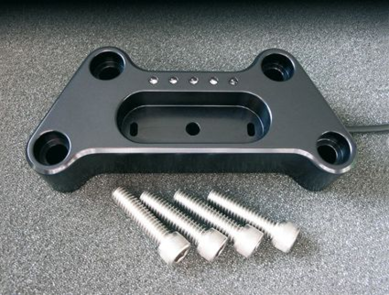 BUELL XB HANDLE BAR TOP CLAMP 22MM BLK 681987