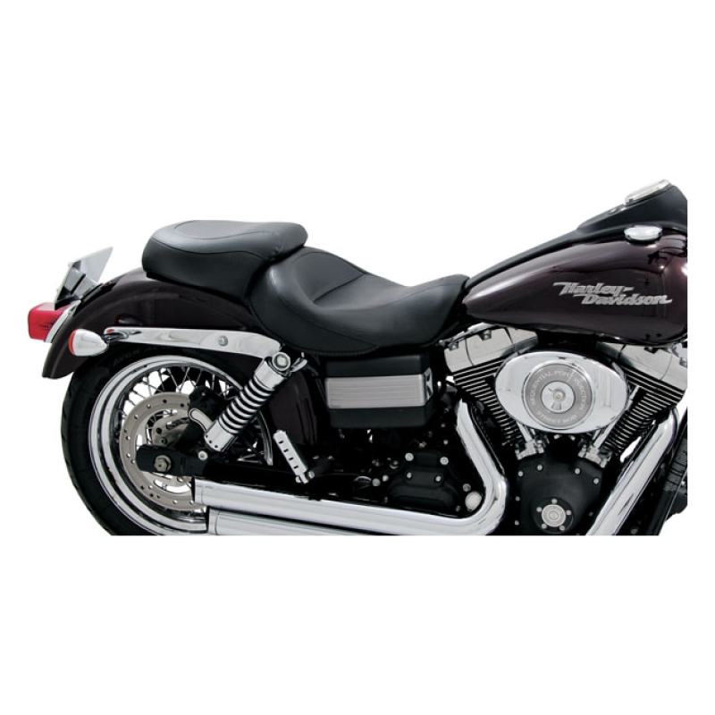 MUSTANG, WIDE TOURING SEAT BLACK. FRONT WIDTH 15", REAR WIDTH 12". STA 537220