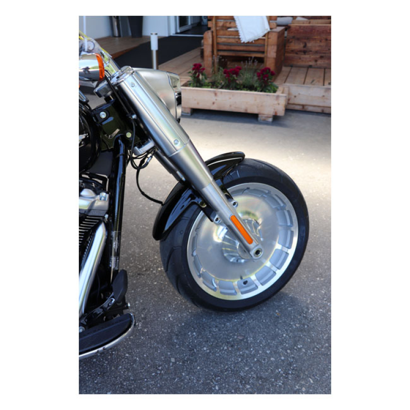 CULT-WERK, FRONT FENDER 'CUSTOM V1'. GLOSS BLACK UNPAINTED GLOSS BLACK 586243