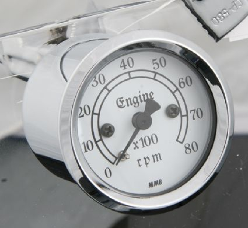 MMB RETRO TACHO CHR / WHT 8000RPM 682679