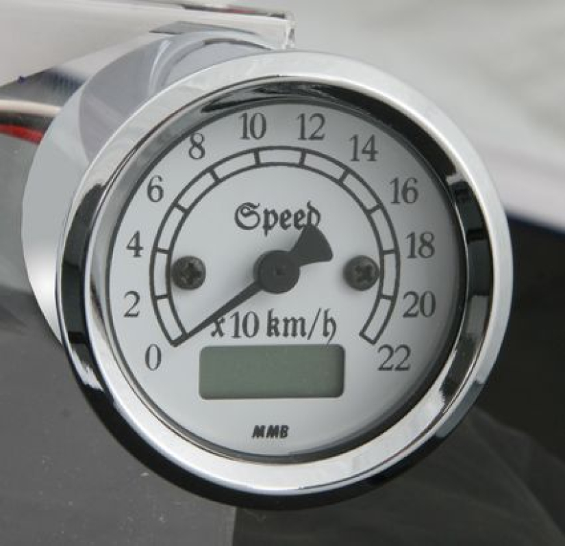MMB RETRO SPEEDO CHR / WHT 220KMH 682671