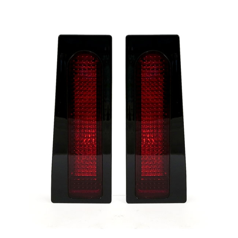 CUSTOM DYNAMICS, SADDLEBAG FILLER PANEL SET. RED LENSES 536928