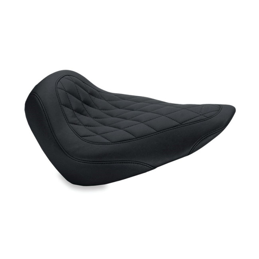 MUSTANG, WIDE TRIPPER SOLO SEAT BLACK. 14" WIDE. DIAMOND STYLE STITCH. 537486