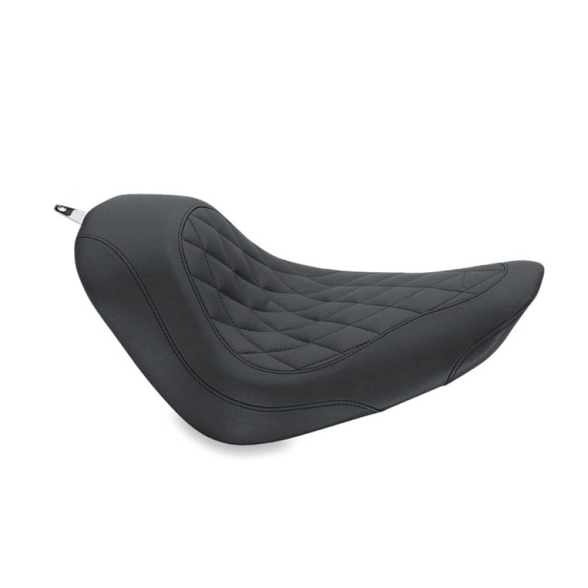 MUSTANG, WIDE TRIPPER SOLO SEAT BLACK. 13" WIDE. DIAMOND STYLE STITCH. 537504